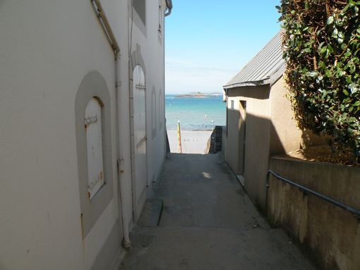  accès à la plage, Saint-Enogat